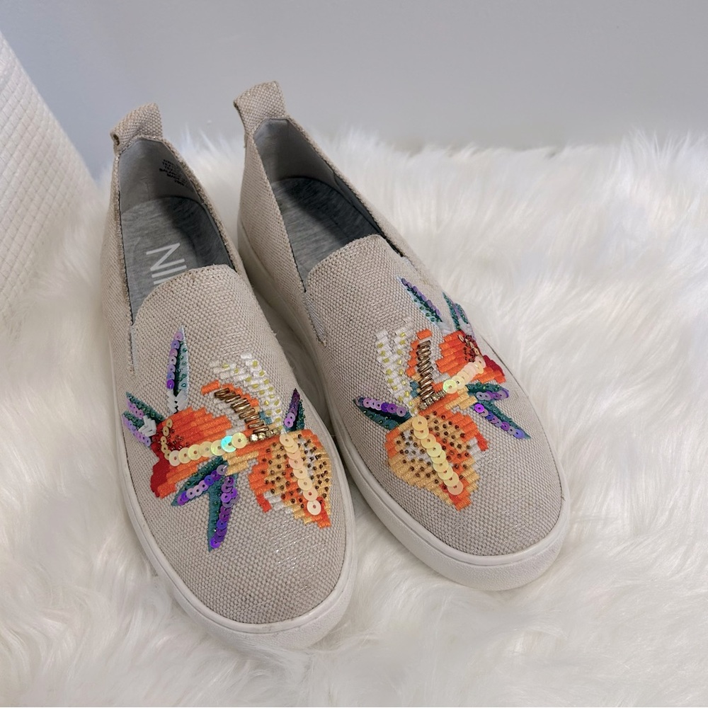 Nine West Floral Playa Vista Sneaker Shoes tan canvas sequin embellished